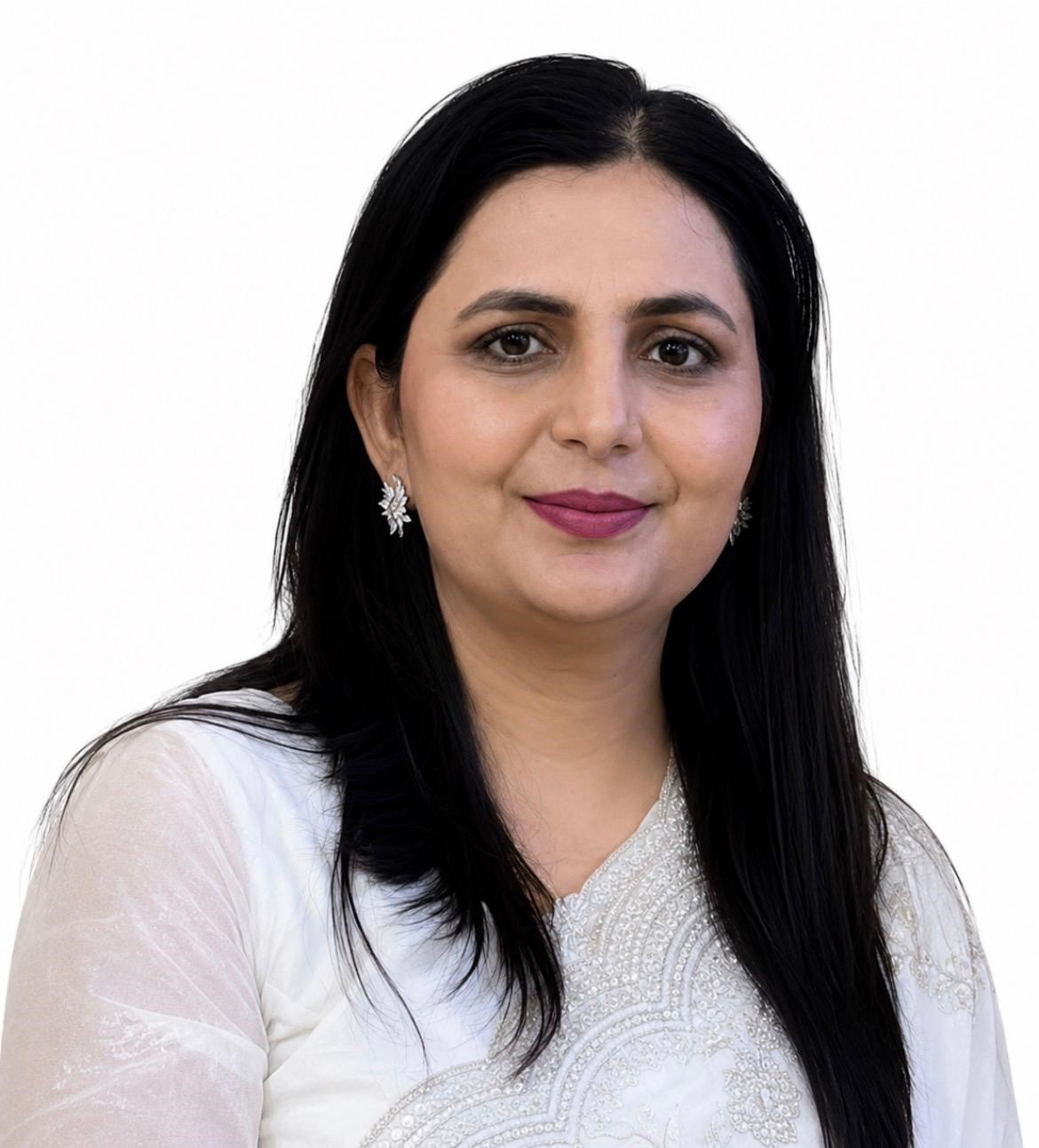 Dr. Neelofar
